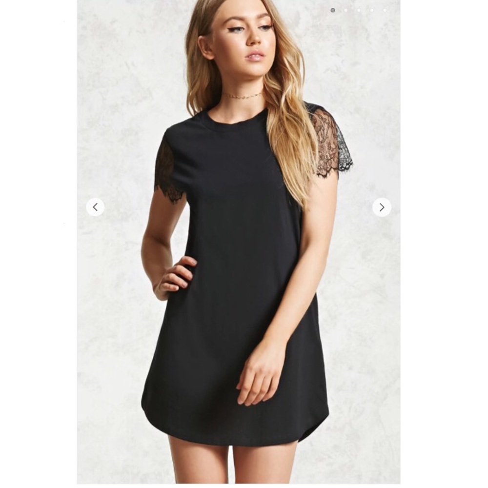 Tee shirt dress with lace sleeves